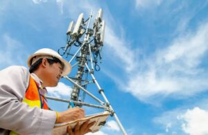Programa incentiva segurança no trabalho em torres de telecomunicações