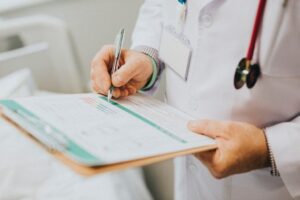 ANAMT alerta para risco de precarização da formação médica com novas regras sobre Residência